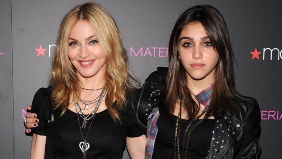 Η κόρη της Madonna φωτογραφίζεται μαζί με την μητέρα της και η ομοιότητα είναι εμφανής!