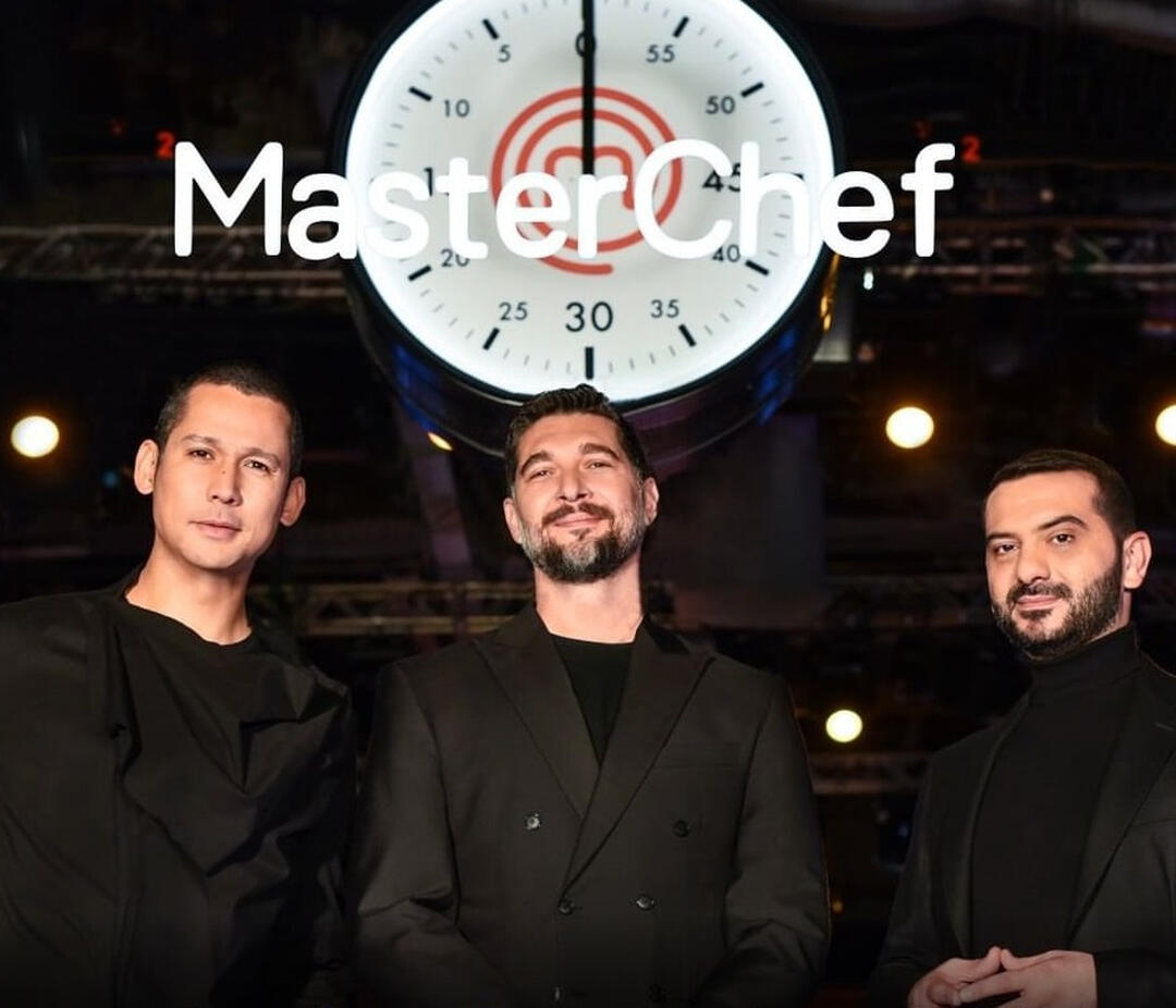 MasterChef: To dress code του Σωτήρη Κοντιζά και ο αντιπαθής Δημήτρης «τρέλαναν» το Twitter