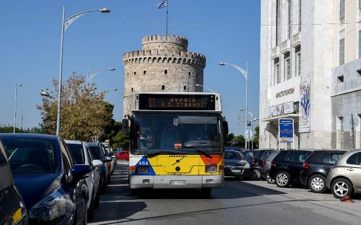 Θεσσαλονίκη: Προκάλεσε σοβαρό τροχαίο με κλεμμένο λεωφορείο και έγινε «καπνός»