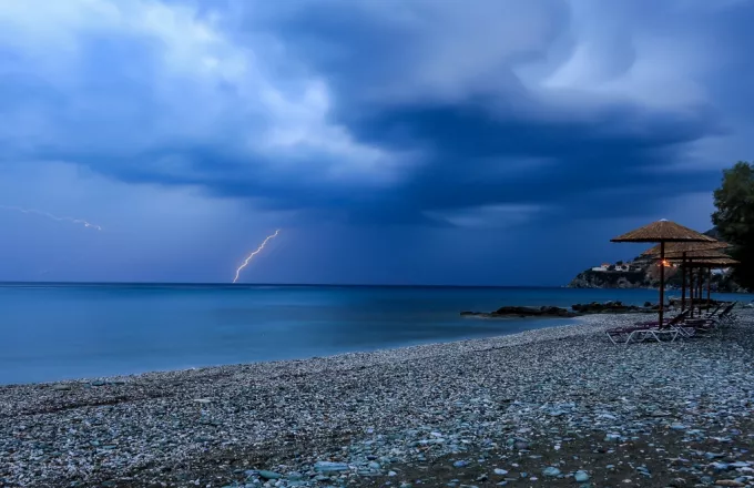 ΕΜΥ: Έκτακτο δελτίο επιδείνωσης του καιρού για σήμερα - Ισχυρές βροχές και καταιγίδες στα νησιά