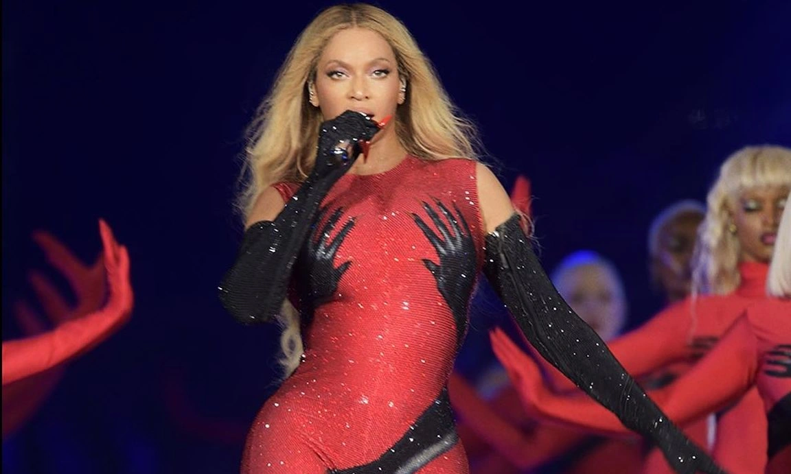 Beyonce: Η μητέρα της κατακεραυνώνει τους επικριτές της που κάνουν λόγο για… «λεύκανση»