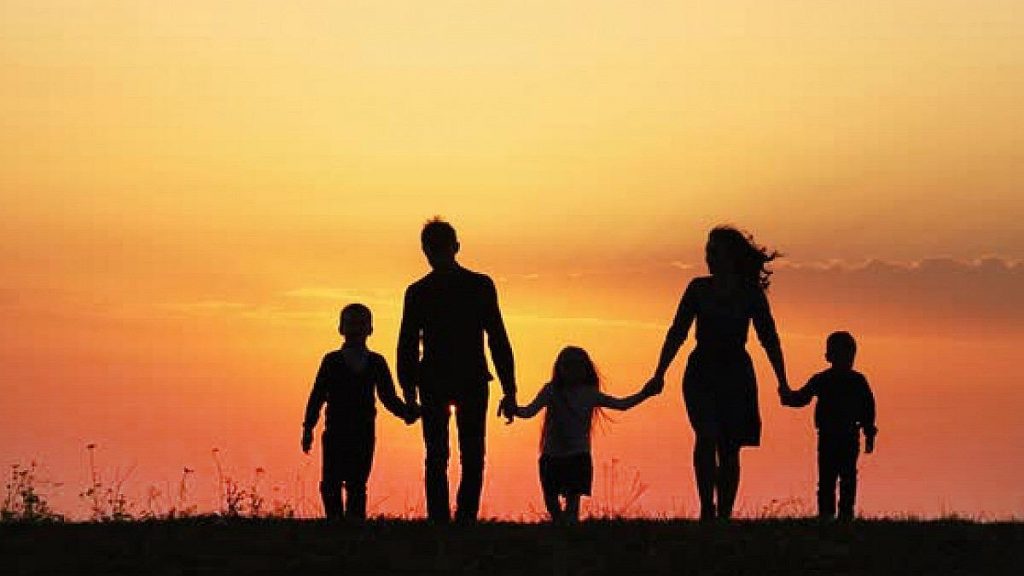 Τα επτά μέτρα στήριξης της οικογένειας: 441 εκατ. ευρώ για το 2024