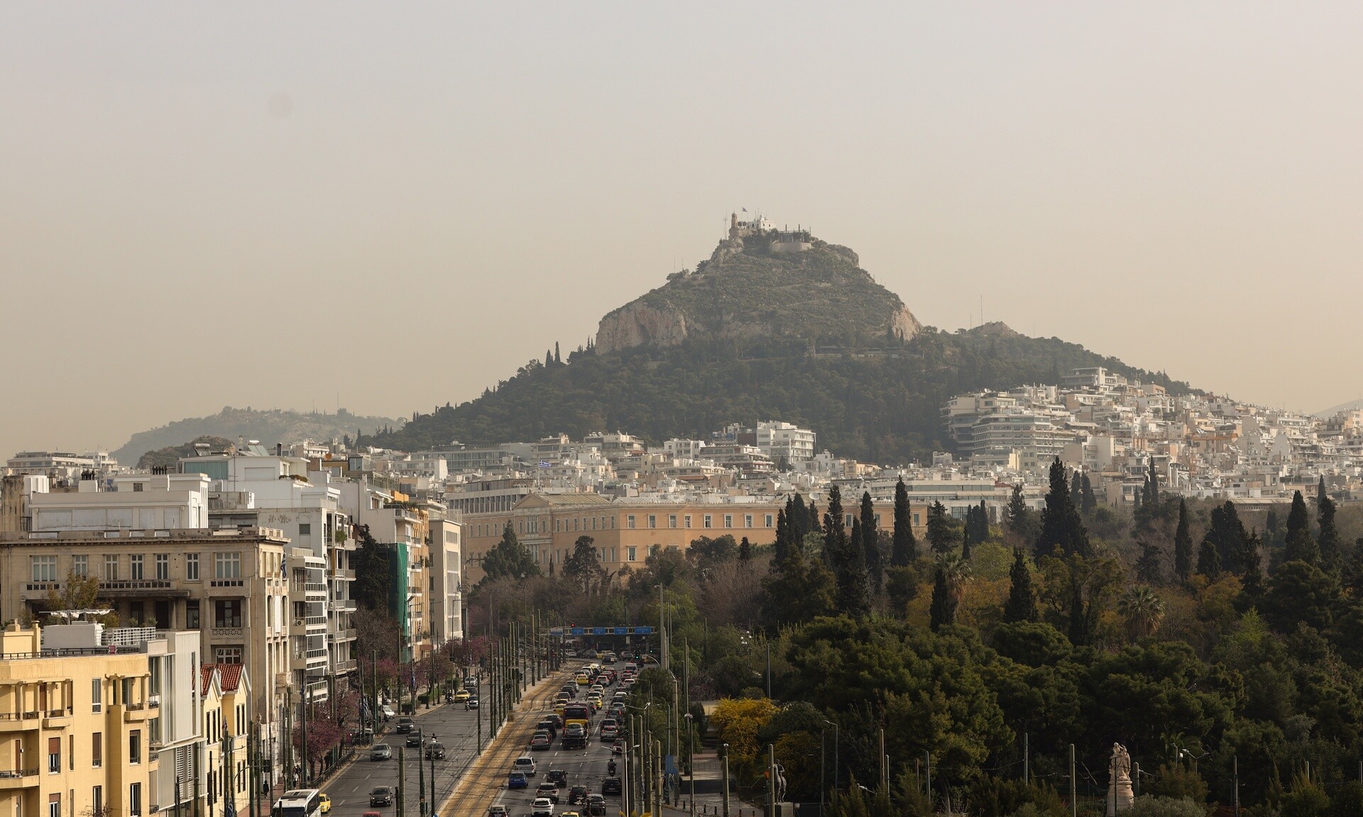 Καιρός: Αφρικανική σκόνη και λασποβροχές από σήμερα - Σε ποιες περιοχές θα σημειωθούν καταιγίδες