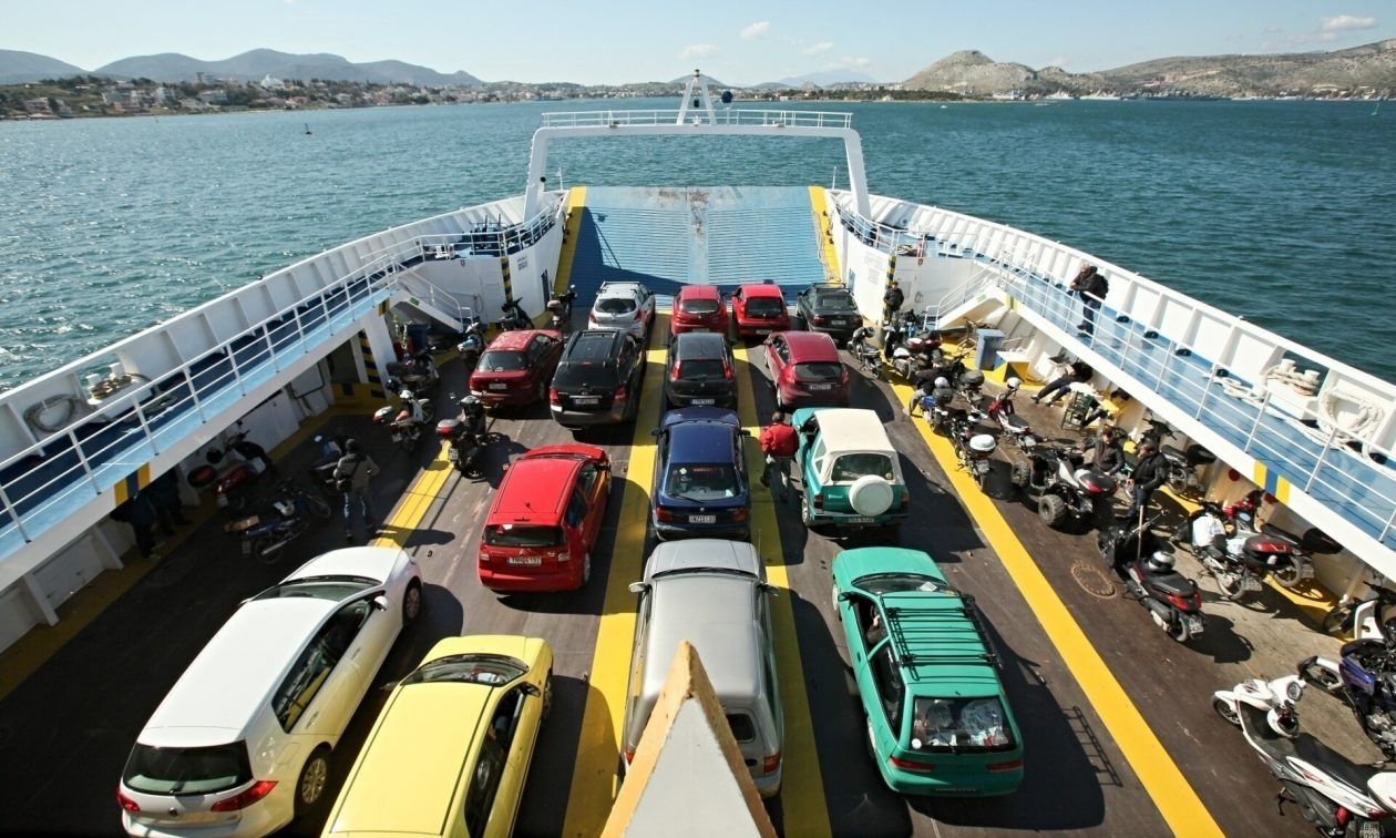 Καλοκαιρινή ταλαιπωρία για τους οδηγούς: Ποια αυτοκίνητα δεν θα μπαίνουν στα πλοία