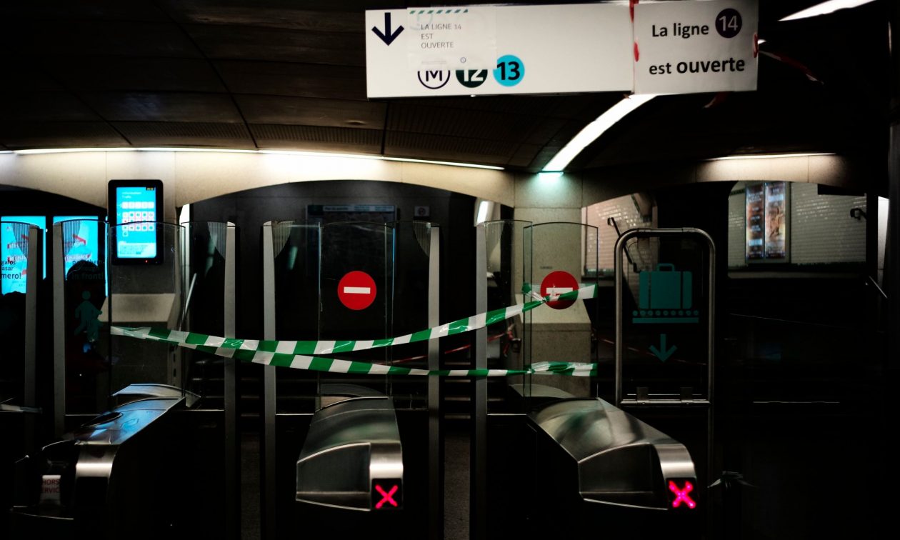 Συναγερμός στο Παρίσι: Παρέλυσε το Μετρό από επίθεση χάκερς